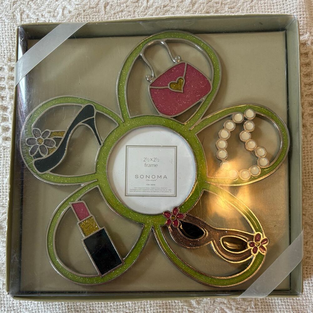 Girly Girls Novetly Frame Lipstick, Purse, Jewelry and Floral Design - Picture 3 of 7